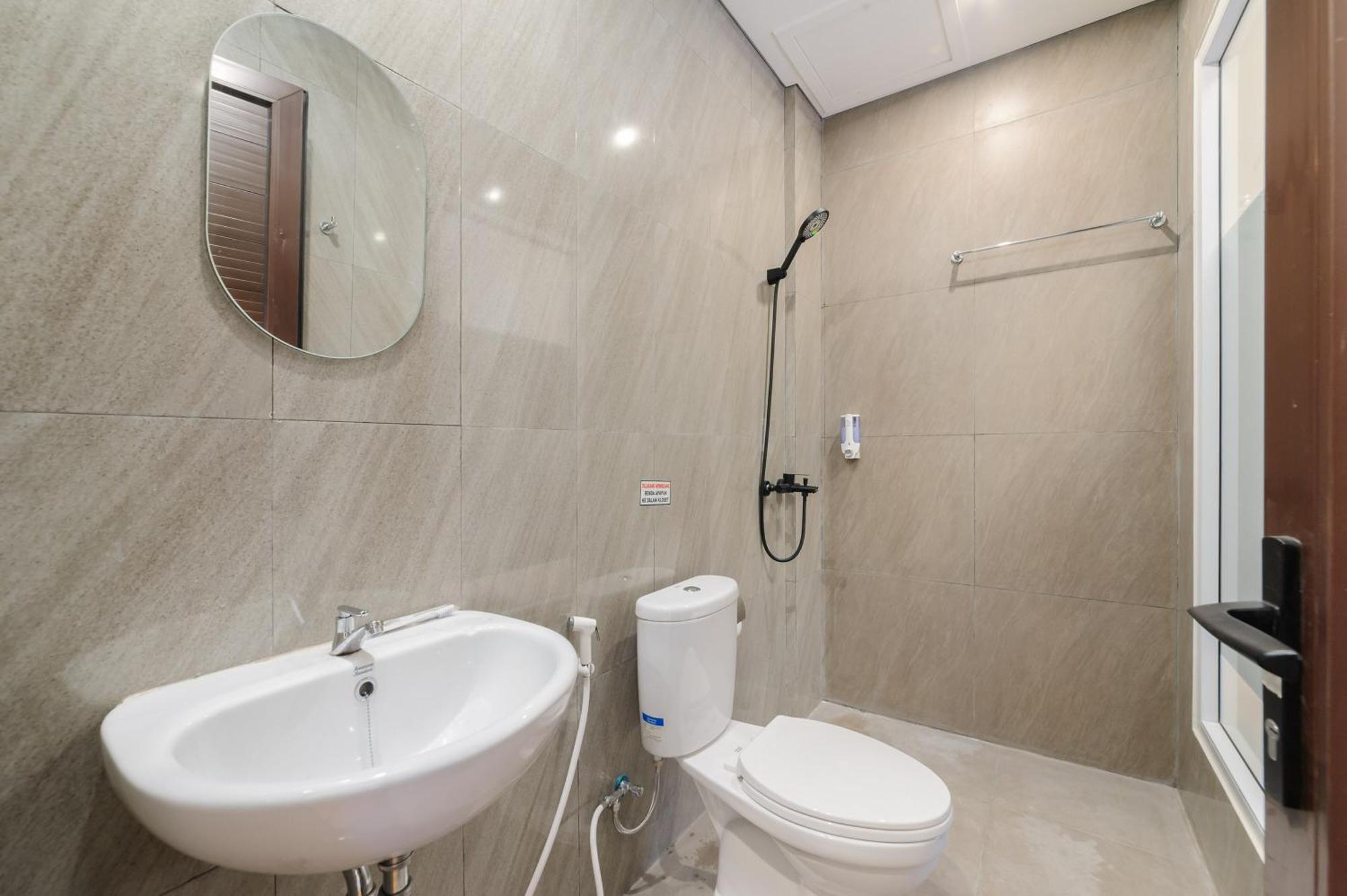 Sans Hotel Tajur Bogor Bantarkamang Екстер'єр фото